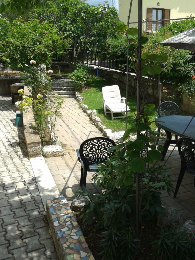 Bed & Breakfast Da Charlie L'Aquila Bagian luar foto