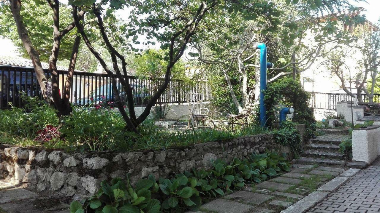 Bed & Breakfast Da Charlie L'Aquila Bagian luar foto