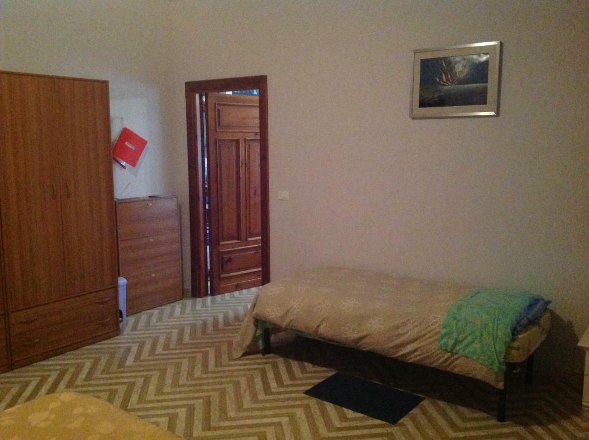 Bed & Breakfast Da Charlie L'Aquila Bagian luar foto